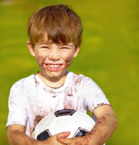 Shot of messy children playing outdoorshttp://195.154.178.81/DATA/istock_collage/0/shoots/785203.jpg