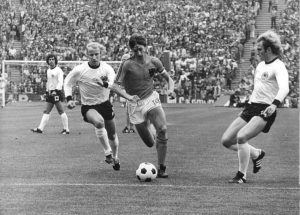 bundesarchiv_bild_183-n0716-0314_fusball-wm_brd_-_niederlande_2-1